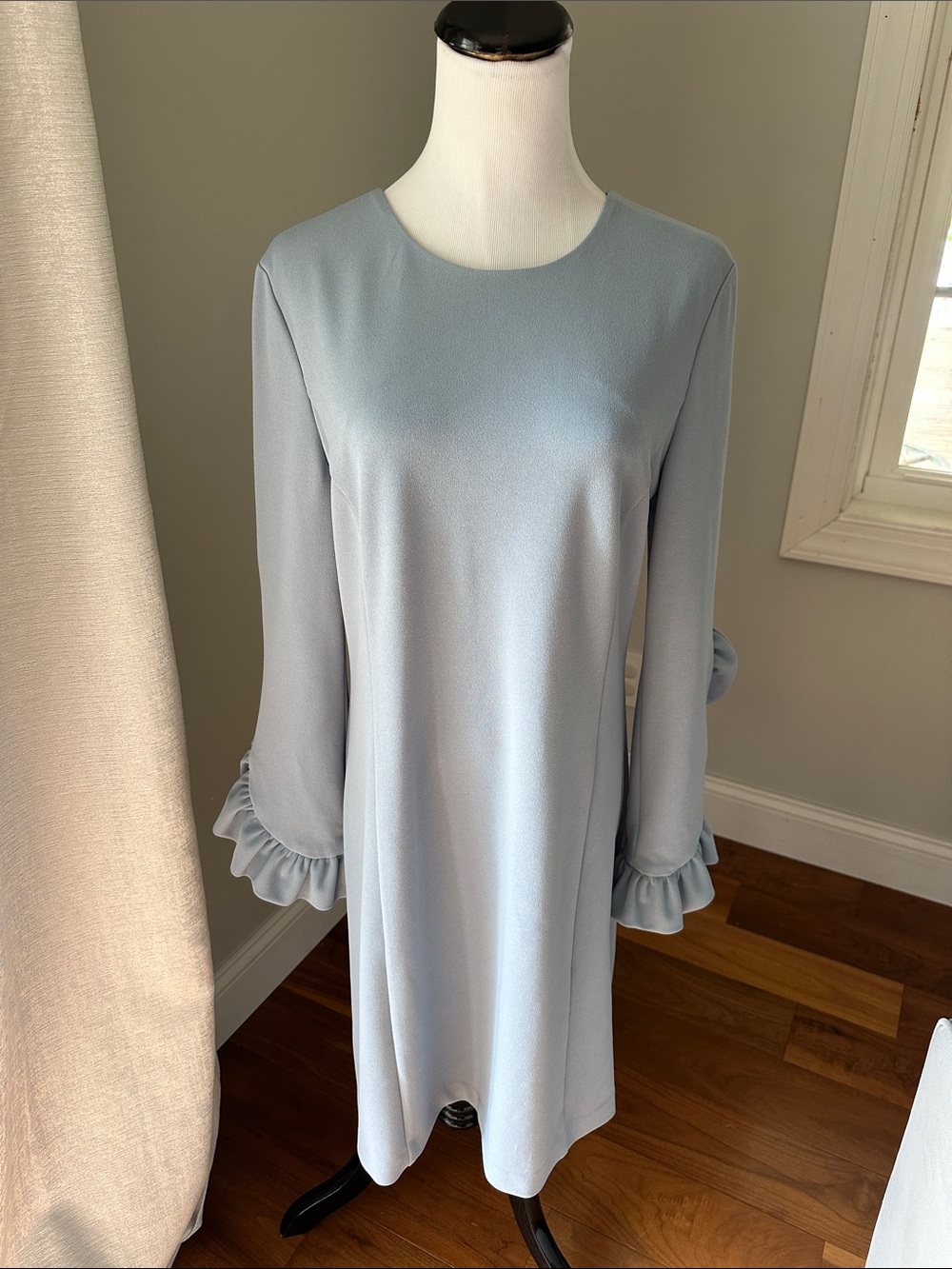 Katherine Barclay Ice Blue Ruffle Cuff Long Sleeve Shift Dress Size M